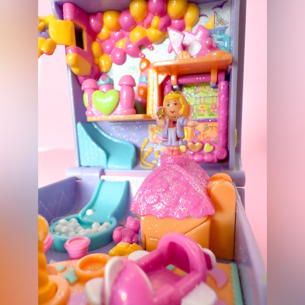 1996 Vintage Polly Pocket - Toy land 99% complete - Picture 11 of 14